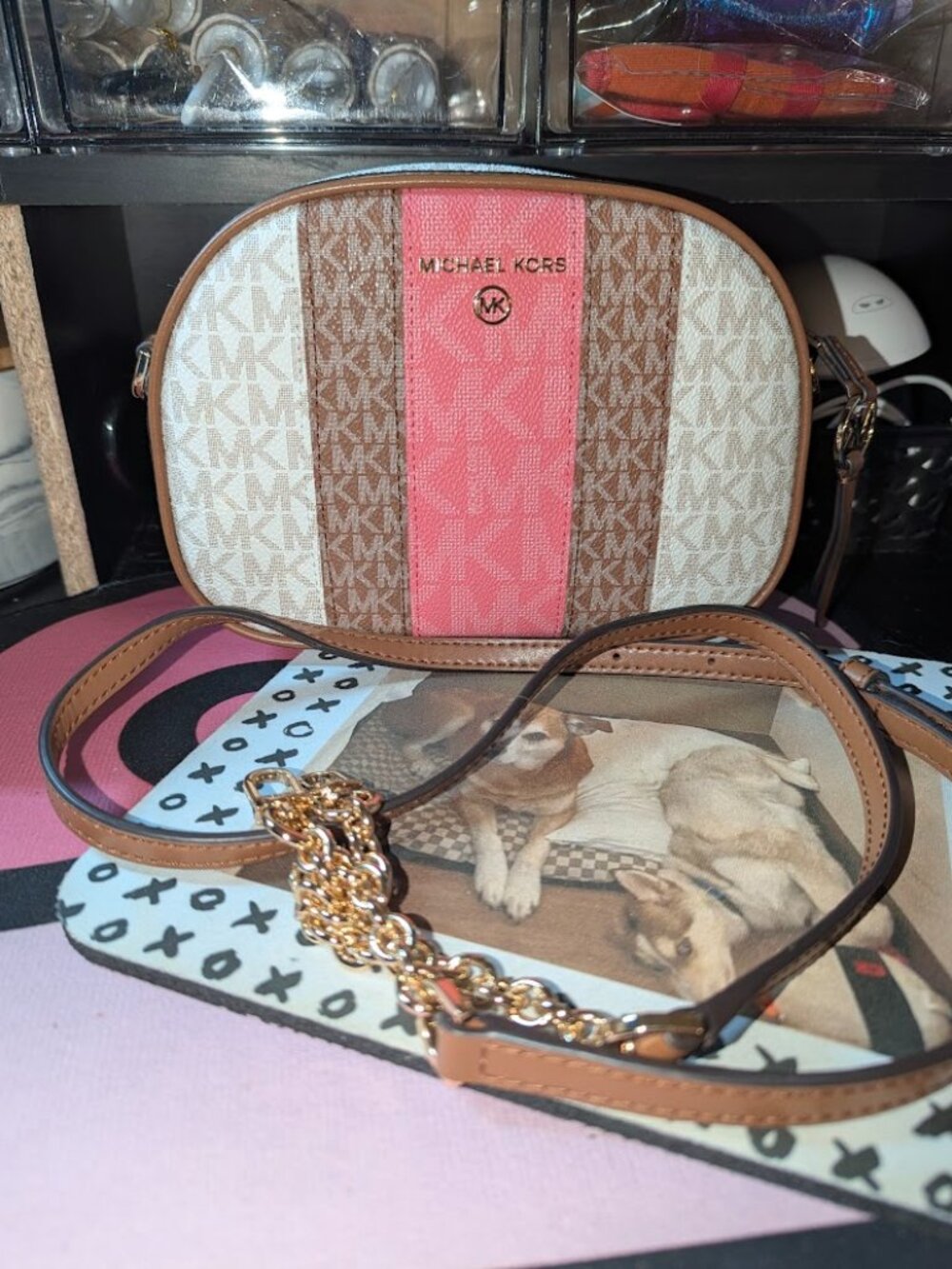 Michael Kors Jet Set Charm Small Oval Camera Crossbody – White/Brown/Pink Logo S